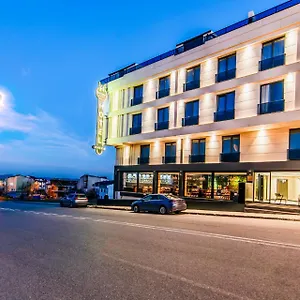 Heaven Premium Restaurant & Airport Shuttle Hotel